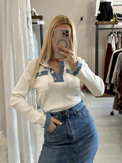 Maglia MARZIA bianca con jeans